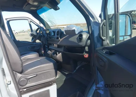 2024 Mercedes-Benz Sprinter 2500 High Roof 4-Cyl Diesel z USA, uszkodzony, nr VIN W1Y4KCHY7RT166630